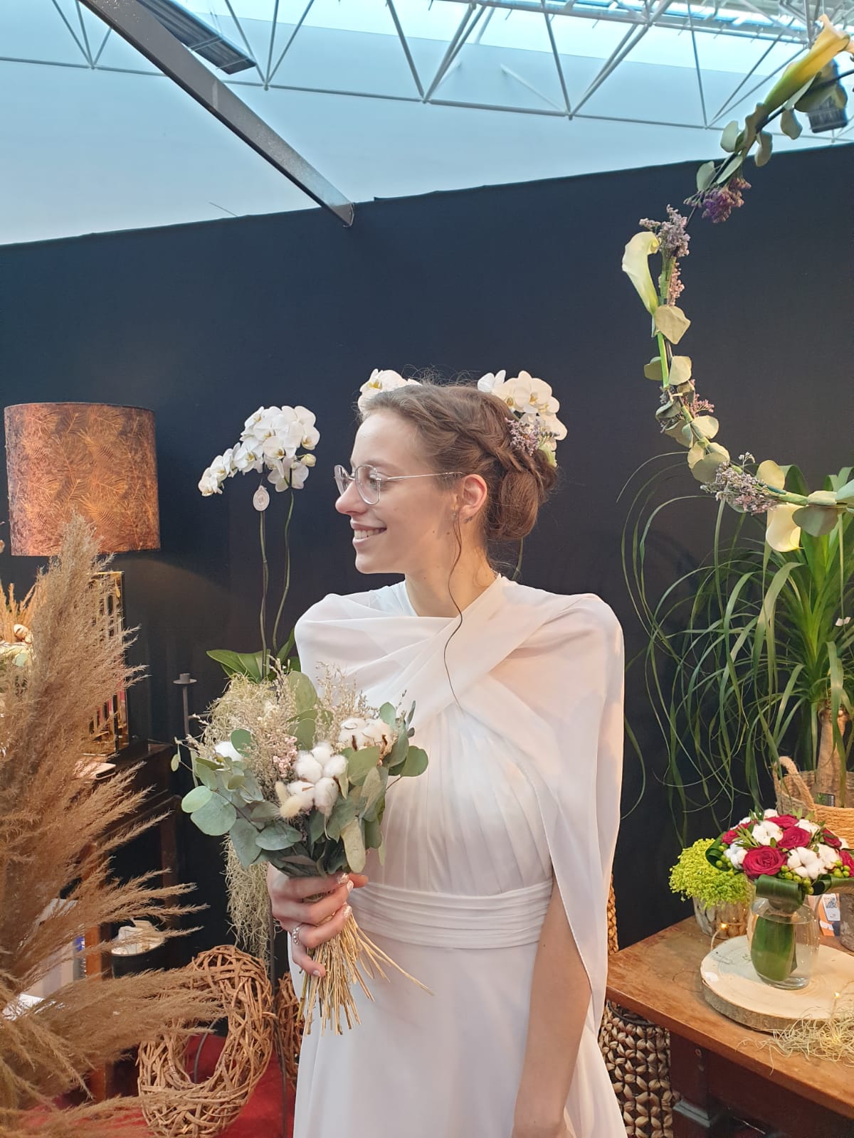 chignons de mariage avec fleurs salon du mariage